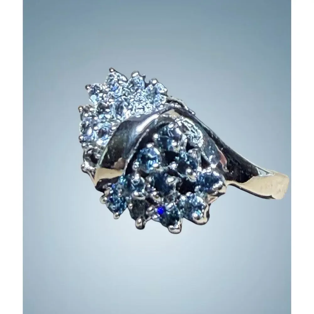 Vintage Blue Clear Floral Cluster Crossover 7.5 Ring Silver Tone Gift Box